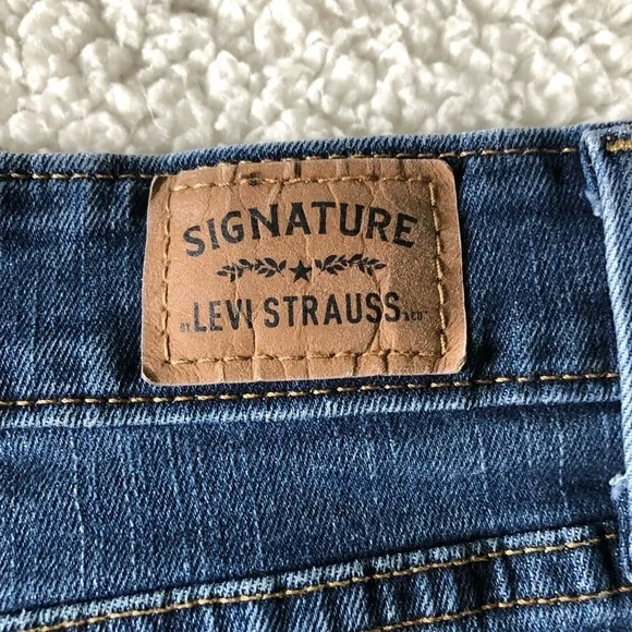 Levi’s Signature Mid Rise Jeans - Picture 4 of 7